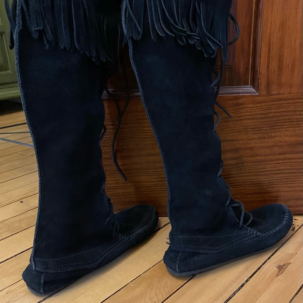 Minnetonka Black Lace Up Boots - Picture 8 of 9
